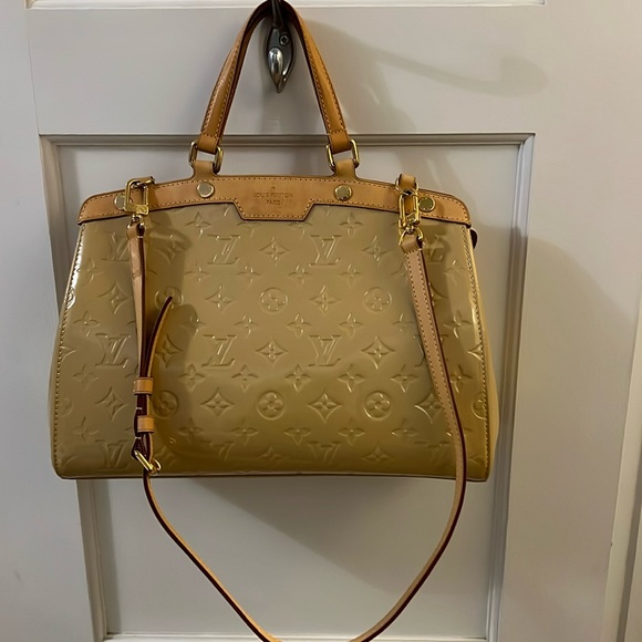 Authentic LOUIS VUITTON Monogram Vernis Brea MM👜 - Picture 3 of 13